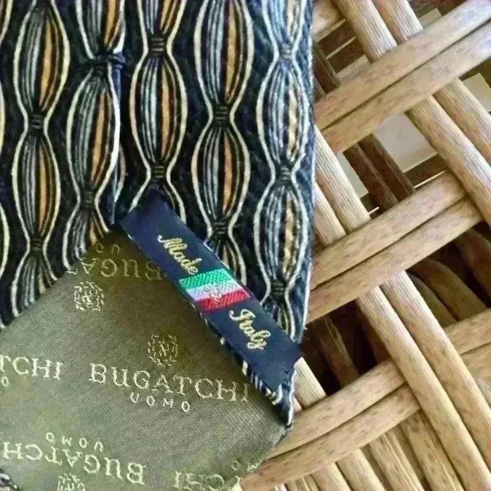 Bugatchi UOMO 100% silk tie, Made in Italy quiet luxury academia preppy career